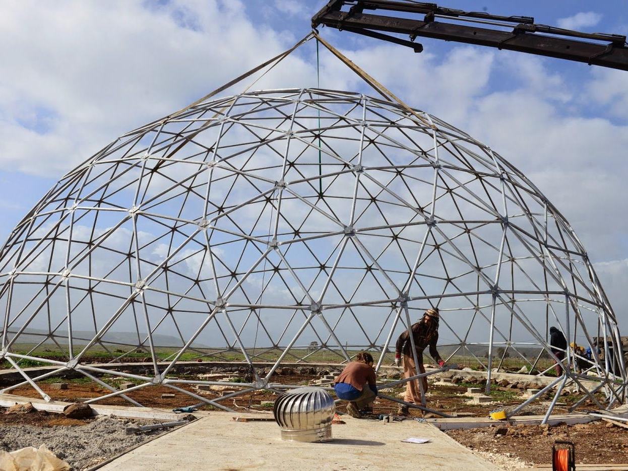 שלד הכיפה בבנייה, 2014